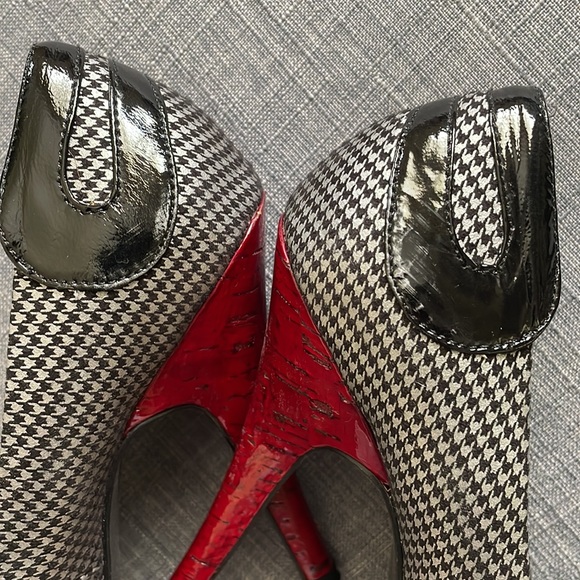 Naughty Monkey Uptown Girl Red and Black Heels - Picture 7 of 8